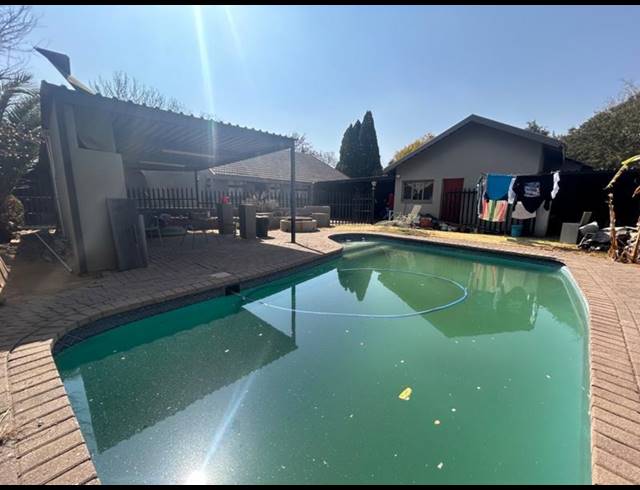 3 BEDROOM HOUSE FOR SALE IN VANDERBIJLPARK SE 6